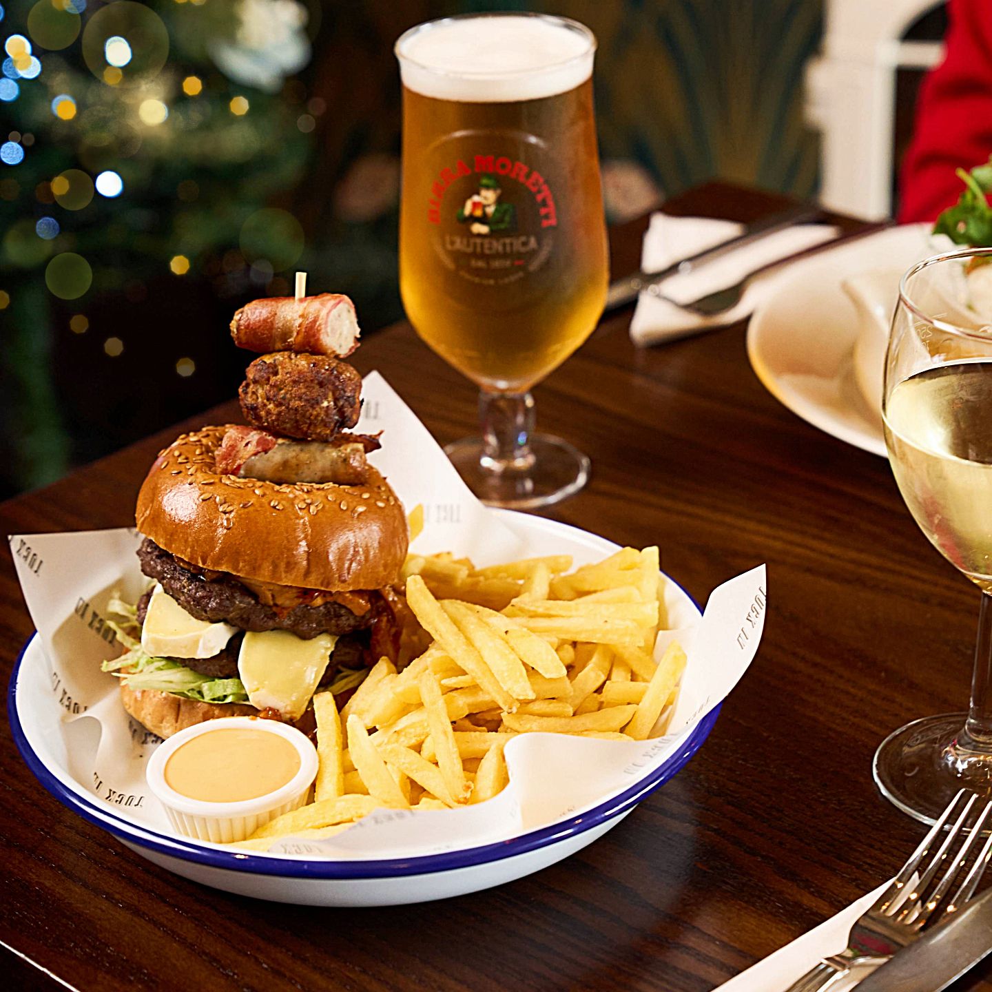 Festive Lunch & Dinner at The Kingsbridge in Bourton on the Water